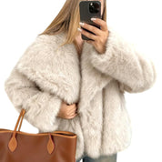 LAURENCE™ - Fashionable Cropped Faux Fur Coat for Fall & Winter Outfits