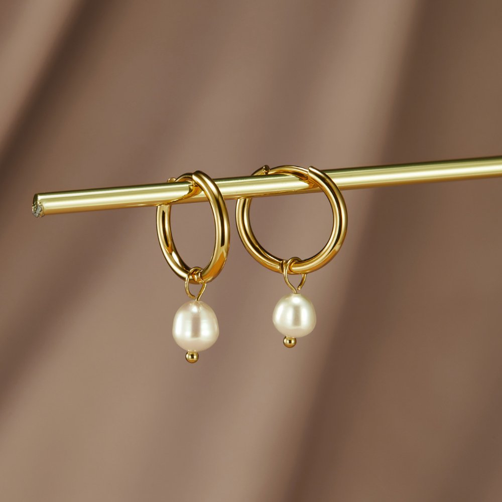 freshwater-pearl-bella-hoop-earrings-243899_bcdd457f-3ea6-44f1-9905-f1e9580ea83f.jpg